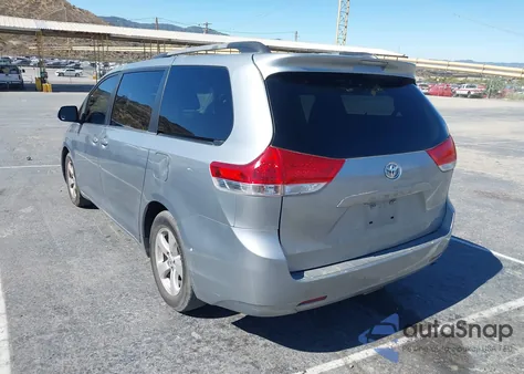 2014 Toyota Sienna Le V6 8 Passenger from USA, damaged, VIN 5TDKK3DC2ES438905